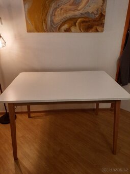 Elegantní jídelní stůl - 6