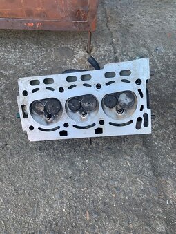 Prodám hlavu motoru 1,2 HTP ,6v - 6