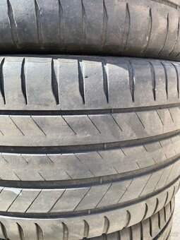 Pneu Michelin 295/35 r21 - 6