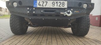 Ford Maverick/Nissan Terrano 2 - 6