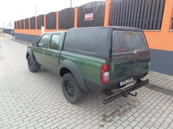 Nissan Navara 2.5 TD Double-Cab 4x4 tažné 3t - 6