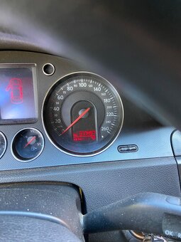 Volkswagen Passat 3c kombi TDI - nove turbo - 6