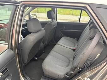 Kia Carens 2011 1,6 CRDI - 6