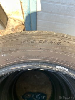 Pneu 225/55R18 - 6