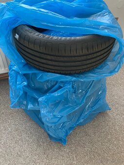 205/55R17 91V Good year efficient grip performance - 6