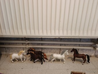 Schleich výprodej -30% 2/3 - 6