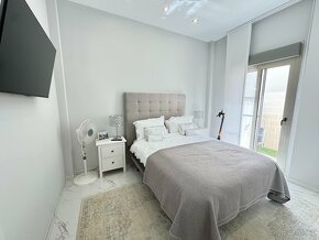 Moderní vila ve Villamartinu (Španělsko) - 6