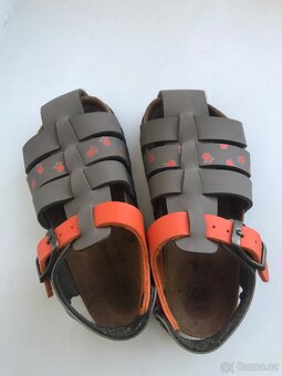 dívčí  kožené střevíčky vel.25 - 6