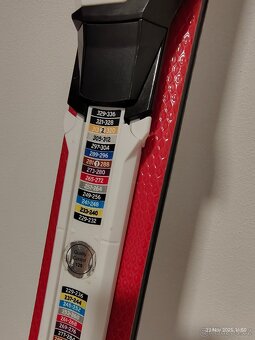 Lyže juniorské Atomic Redster 150cm a hůlky - 6