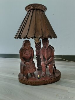 Dřevěná stolní lampa - 6