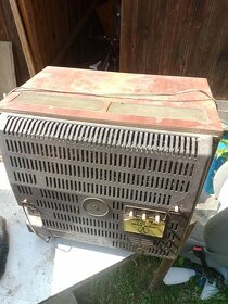 Staré televize, přímotop, tranzistorák. - 6