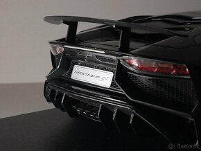 Lamborghini Aventador LP750-4 SV 1:18 Kyosho Ousia - 6