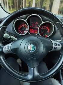 Alfa Romeo 147 1.9 JTD - 6