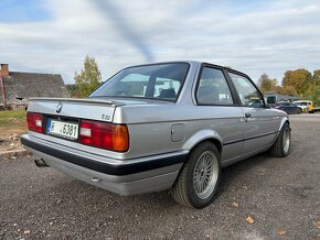 Prodám origo Bmw E30 318is coupe 100kw po velkém servisu - 6