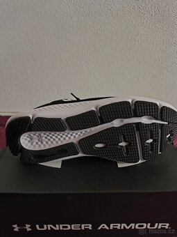 Under Armour Charged Pursuit 3 - 6