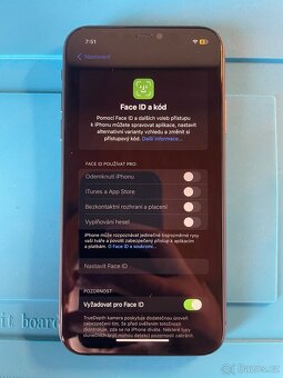 iPhone 11 Black 64GB, baterie 90% - 6