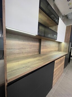 Prodám NOVOU černou kuchyň Plzeň DTD Egger U899 - 6