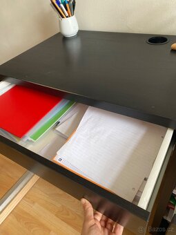 Pracovní stůl MICKE (Ikea) - 6