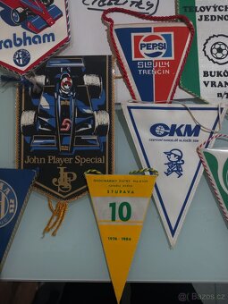 Retro vlajky a odznaky - 6