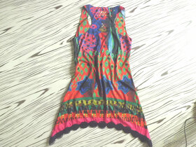 DESIGUAL málo použité pružné asymetrické šaty S - 6