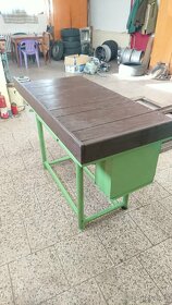 Dílenský ponk. - 6