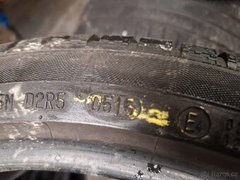 Prodám zimní pneu 225/40/18 Continental - 6