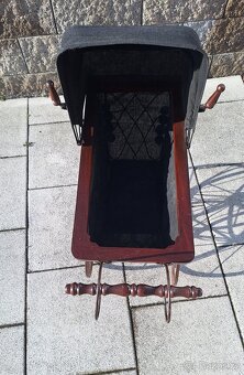 Starý kočárek pro panenky - 6