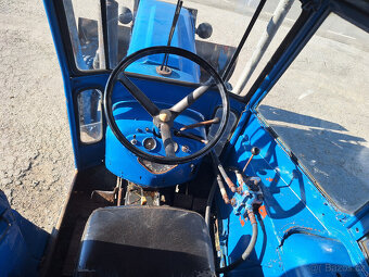 Zetor 5511 s čelní radlicí a zdviží - 6