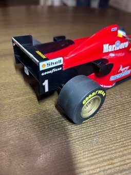Ferrari F310 1:18 - 6