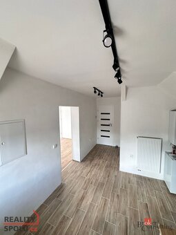 Pronájem, byty/2+1, 60 m2, Nábřeží Julia Fučíka 40, 50351 Ch - 6