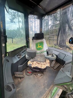 John deere 810D - 6