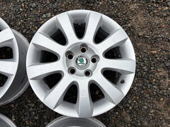 Alu original sada disku Škoda 5x112 7J ET37 R16 - 6