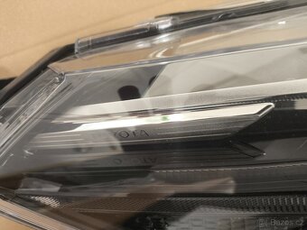 Přední světlo Toyota Corolla Cross - 6