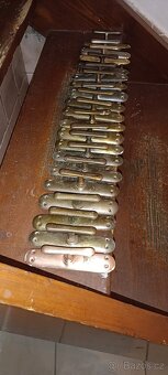 Mosazné kování na okna 19 ks (kliky, kličky) - 6