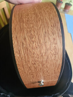 Nová celomasivní cestovní elektroakustická kytara FURCH - 6