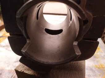 Válec  ČZ 175/477 - 6