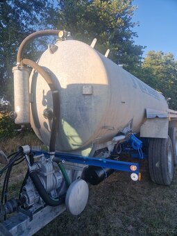 Fekál za traktor 9m3 - 6