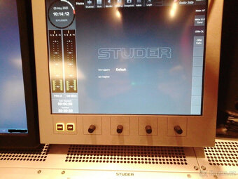 Studer OnAir 2500 18 faderů s externím napájením - 6