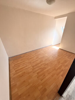 Pronájem bytu 2+kk, 48 m2, Kladno, ul. Amálská, 4.NP, cihla, - 6