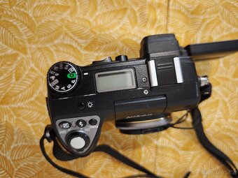 Nikon E 8400 - 8Mpix - 6