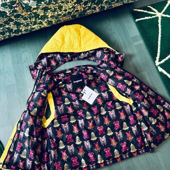 Vesta Desigual vel.M - 6