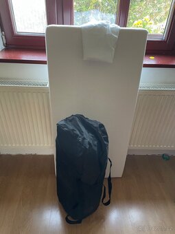 Detská prenosná postýlka s vyvýseným spaním plus matrace (ko - 6