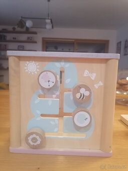 Dřevěná montessori kostka 40 cm - 6