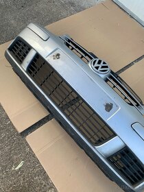 predni naraznik vw golf v 5 stribrny maska LA7W - 6