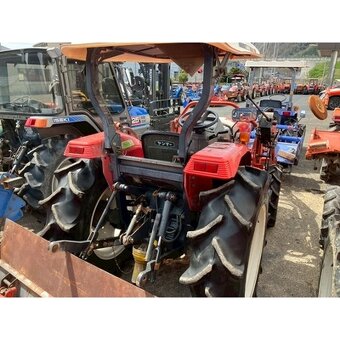 Malotraktor Yanmar s čelním nakladačem - 6