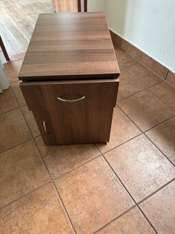 Prodám starší skříně - 6