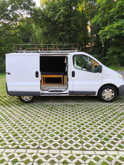 Renault Trafic obytný s vestavbou na spaní - 6
