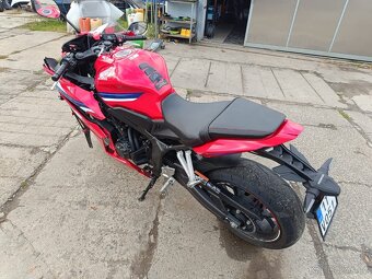 Honda CBR 650 RA - 6