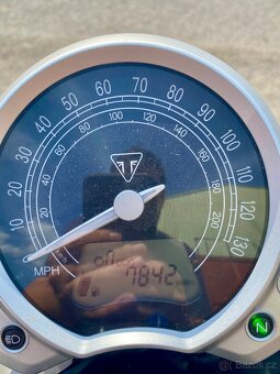 Triumph street twin 900 - 6