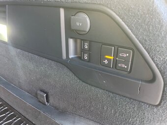 Volkswagen Touareg II 3.0 tdi 176kw 2011 - 6